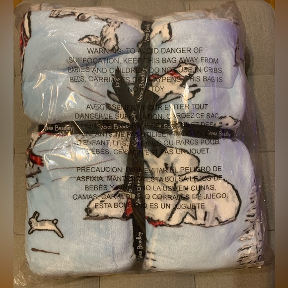 Vera Bradley cozy life blanket in beary merry, NWT - Picture 3 of 6